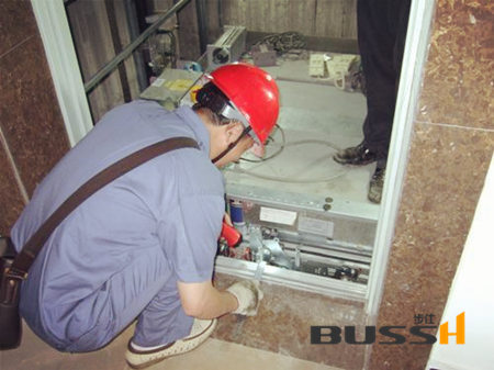 家用電梯維護(hù)人員資質(zhì)要求解析